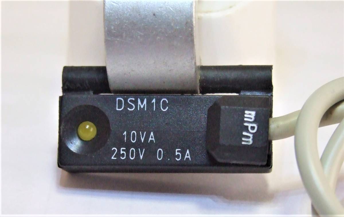23-3/15 　ウッドヘッドMPM　 DSM1C　磁気センサー 10VA 250V 0.5A　＋　取付金具_画像2