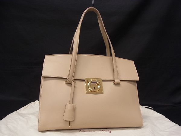 Yahoo!オークション - □極美品□ Salvatore Ferragamo フェラ...