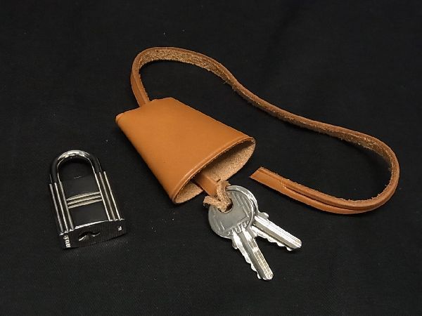 素敵でユニークな ボックスカーフ エルメス HERMES □新品同様