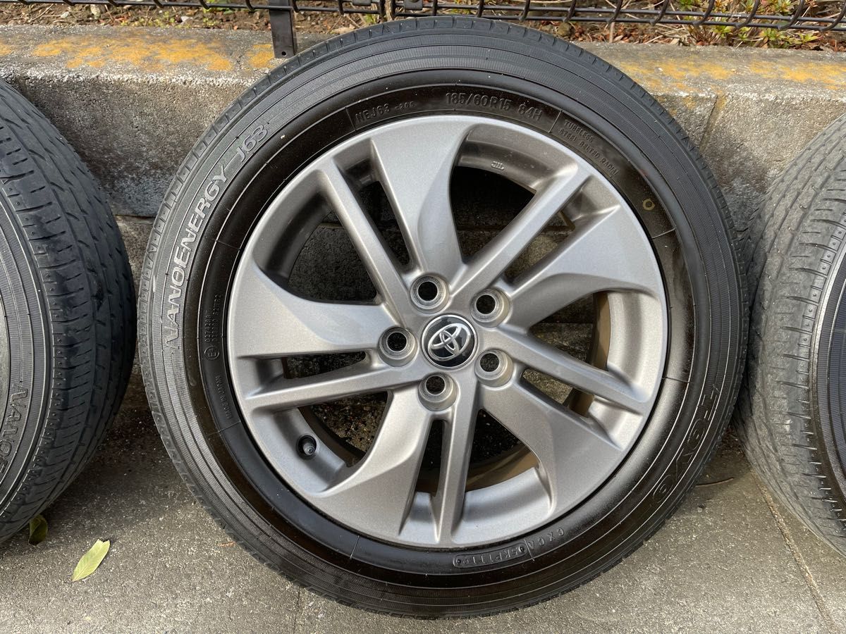 シエンタ 純正ホイール タイヤセット 185/60R15 令和元年式 シエンタ 純正ホイール タイヤセット 185/60R15 令和元年式