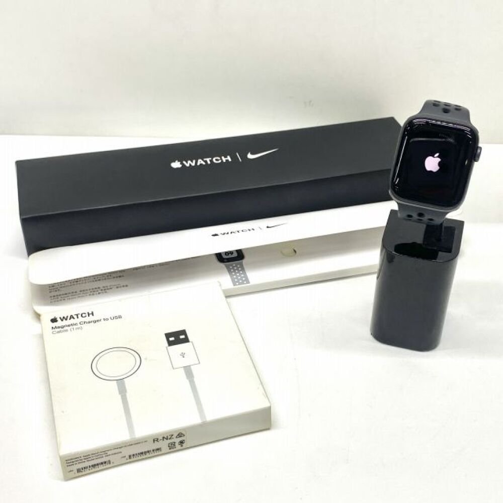 Apple Watch NIKE SE 44mm GPSモデル MKQ83J/A アップルウォッチ | www