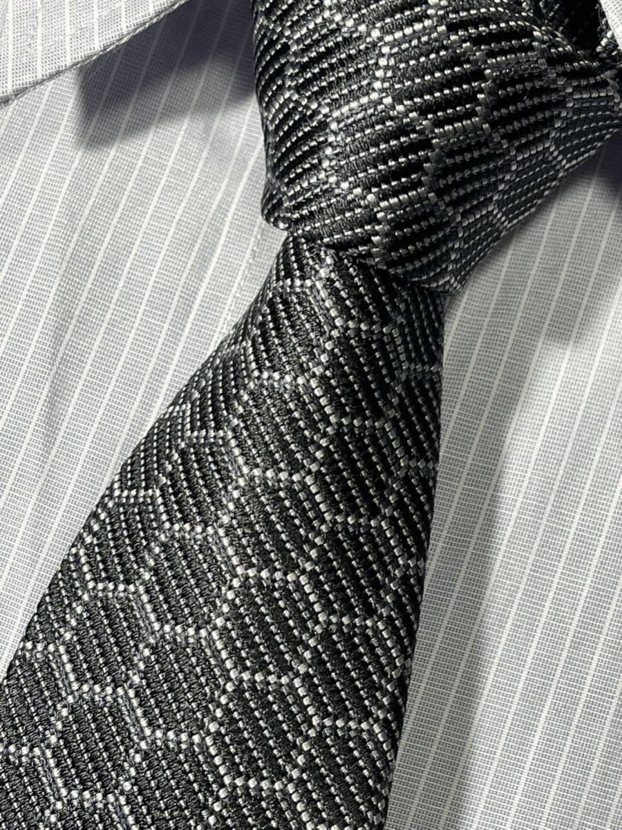 ほぼ未使用 ″Ermenegildo Zegna Couture″ エルメネジルドゼニアクチュール 細身 ポリゴン ブランドネクタイ 303350