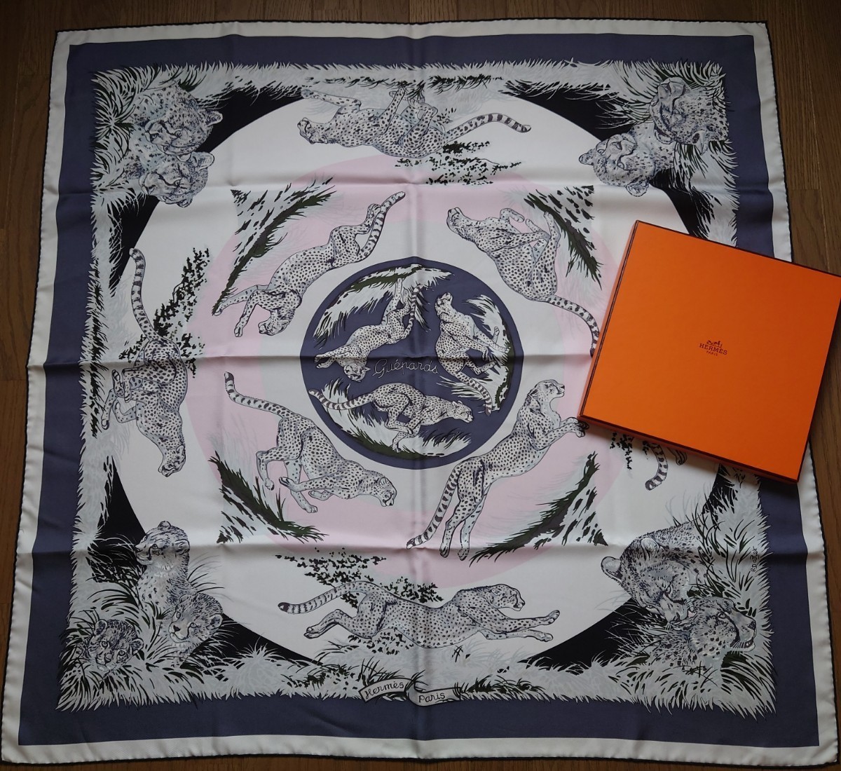 すのでおま】 【美品】HERMES エルメススカーフ カレ90 Gupards