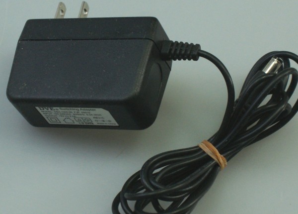 AC adaptor DSA-12W-05 FJP * operation OK