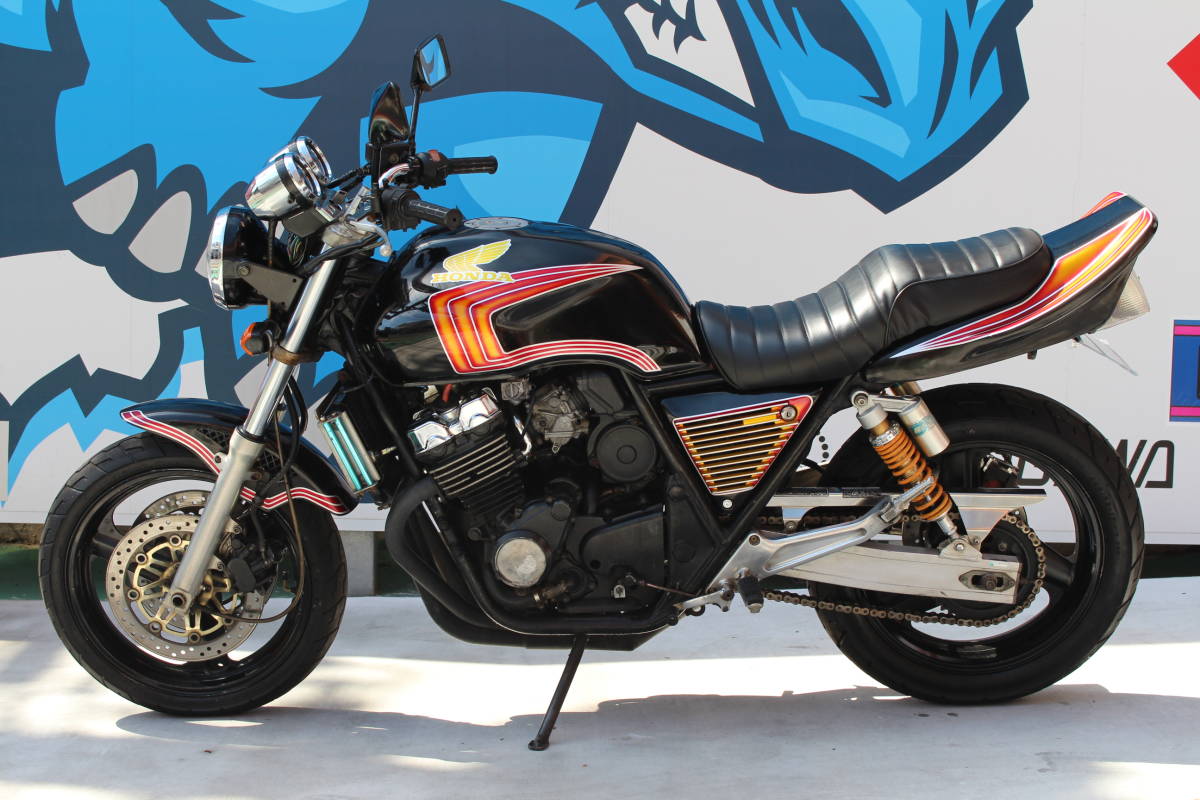 激安 CB400SF カスタムシート サイドカバー MADMAXマフラー CBX 激安 CB400SF カスタムシート サイドカバー MADMAXマフラー CBX