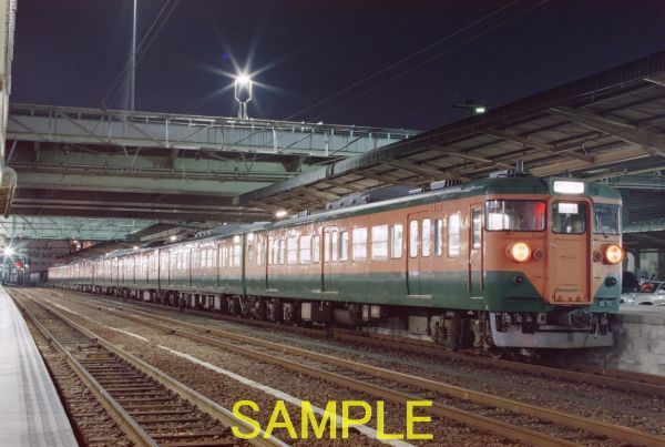 ☆90～10年代鉄道12jpgCD[113系大垣車R22編成その1・2(東海道線熱田駅)]☆_DP14677