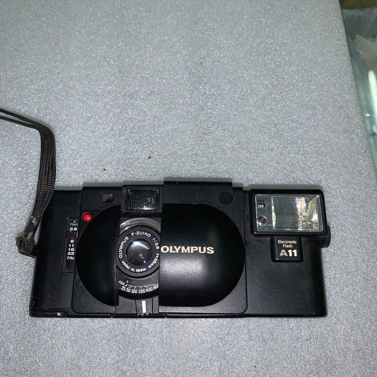 [A12]OLYMPUS XA F*ZUIKO 1:2.8 f=35mm Electronic Flash A11 Olympus compact camera film camera [ not yet verification ][ mail 60 size ]