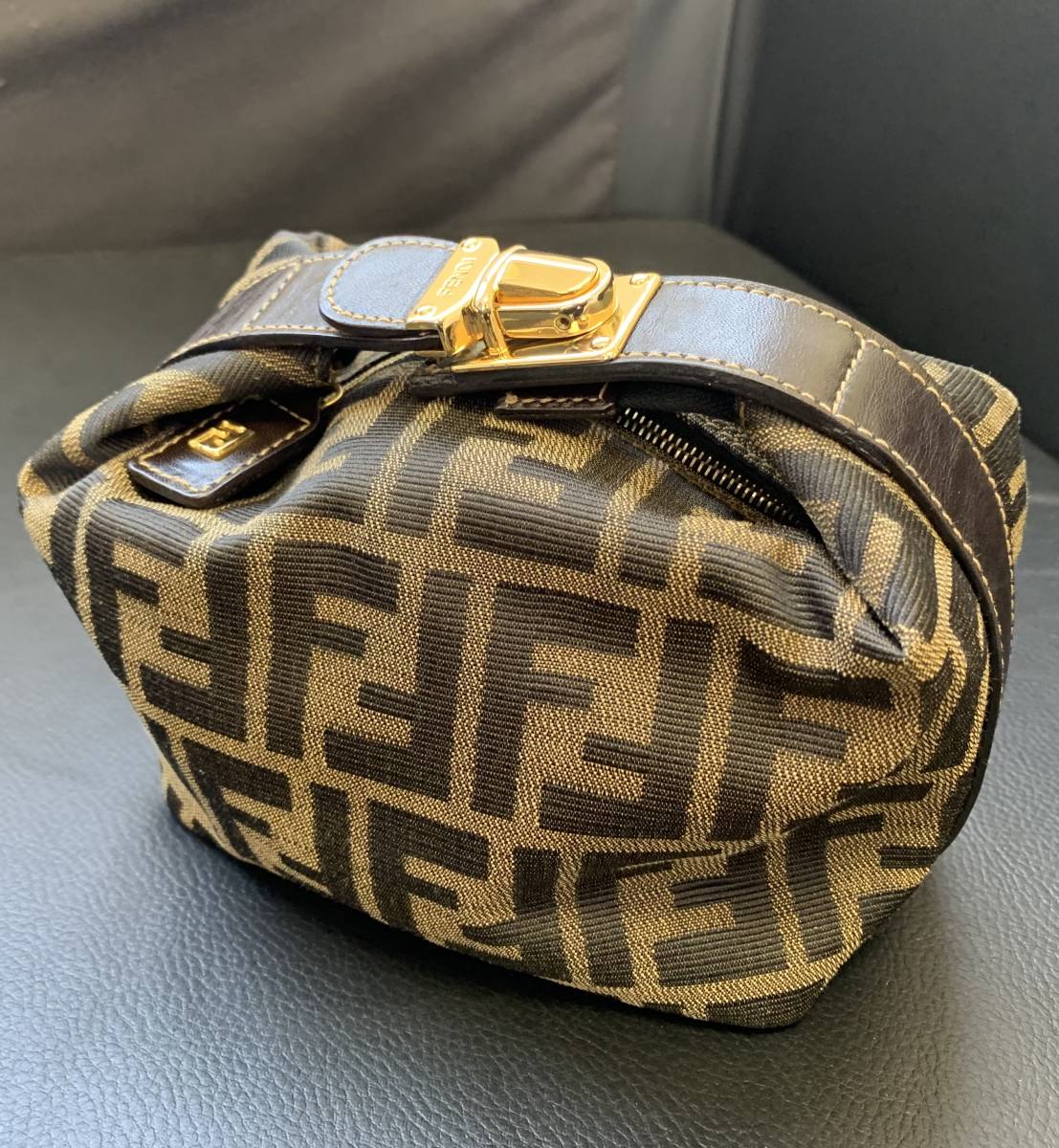 大人気! 未使用 ヴィンテージ FENDI フェンディ ハンドバッグ ミニ