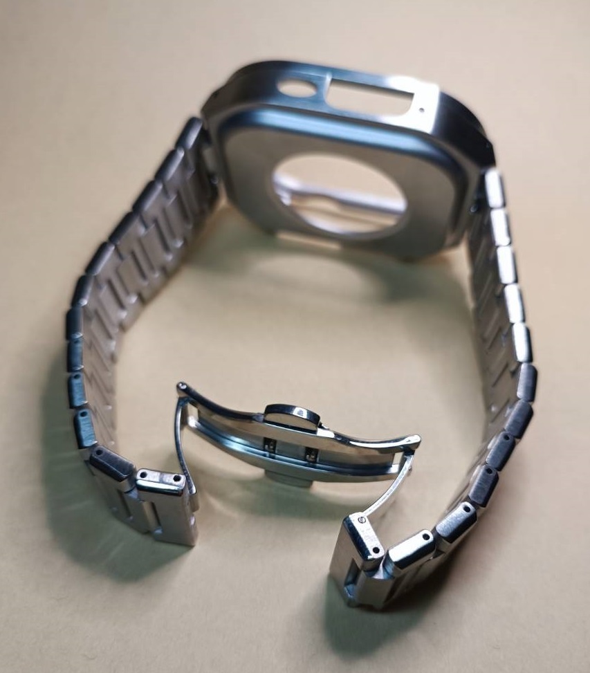 陰山織物謹製 アップルウォッチ ウルトラ 49mm ケース ステンレス 銀