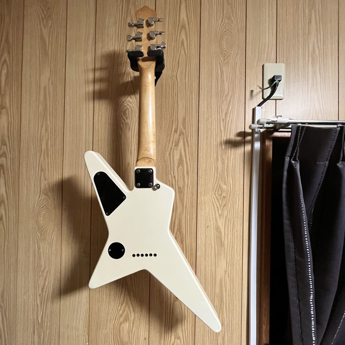 EDWARDS E-RS-32R / アンプ内蔵ミニギター | www.alumiiniumtellingud.ee