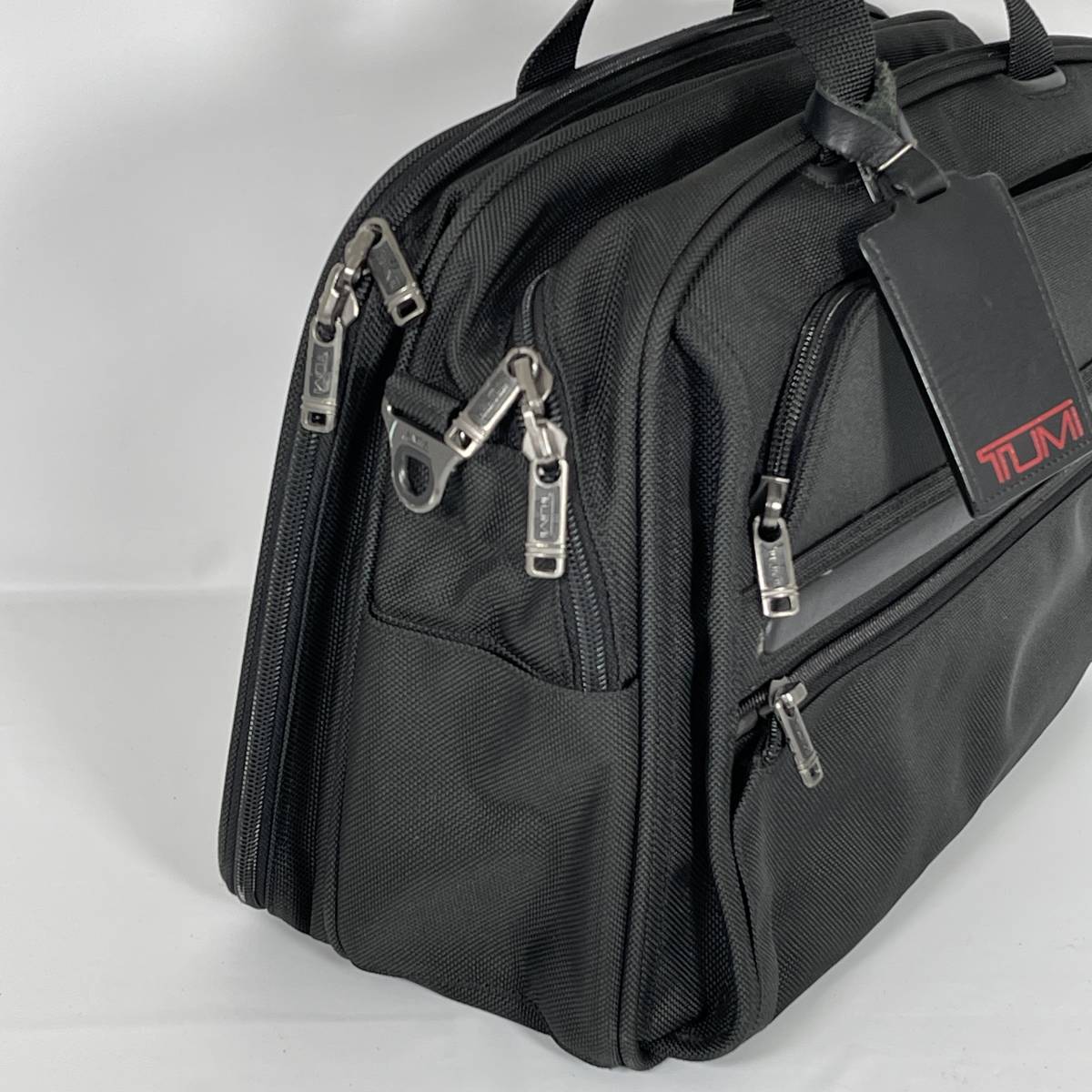 美品】TUMI トゥミ ビジネスバッグ ショルダー 2way 22154D4 黒 美品】TUMI トゥミ ビジネスバッグ ショルダー 2way 22154D4 黒