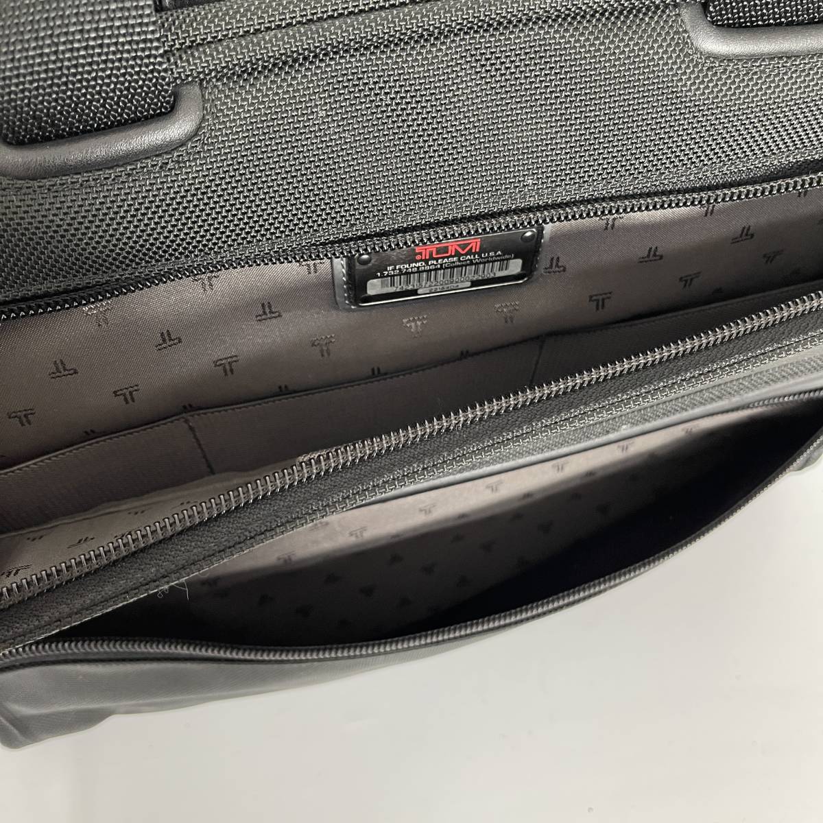 美品】TUMI トゥミ ビジネスバッグ ショルダー 2way 22154D4 黒 美品】TUMI トゥミ ビジネスバッグ ショルダー 2way 22154D4 黒