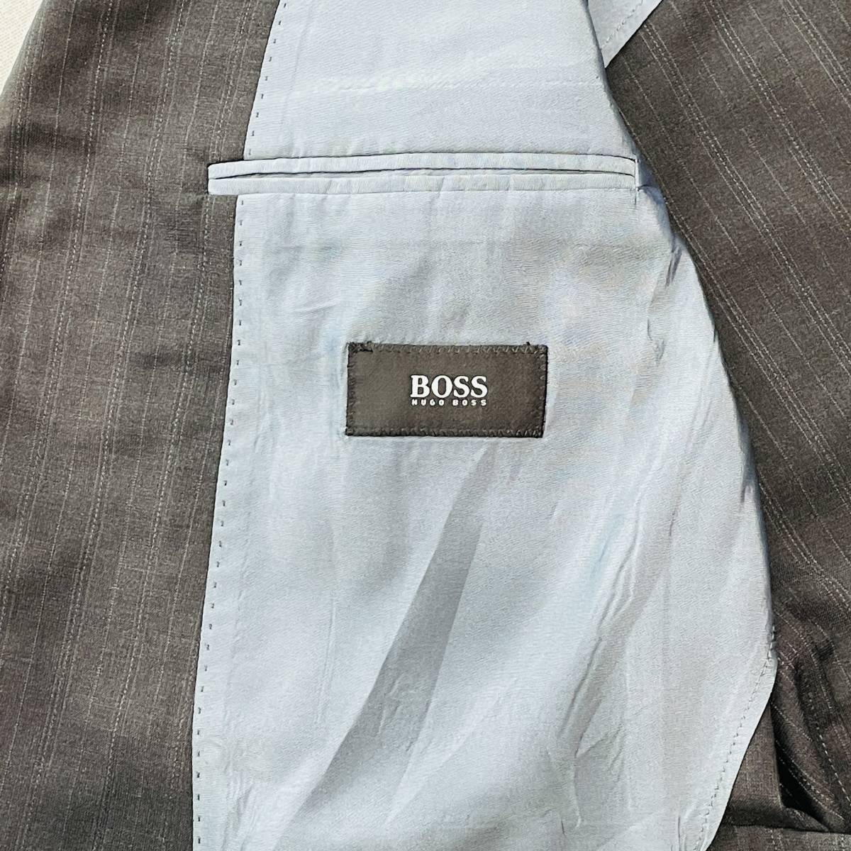 美品☆厳選　定価8万　高級　大人おしゃれ♪　HUGOBOSS　テーラードジャケット　ダークグレー　ストライプ　M～L_画像3