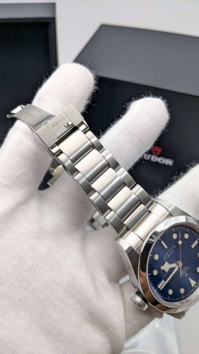オークショ 【美品!売り切り!】Tudor チューダー ブラックベイ41(青文字盤) 79540 はなく