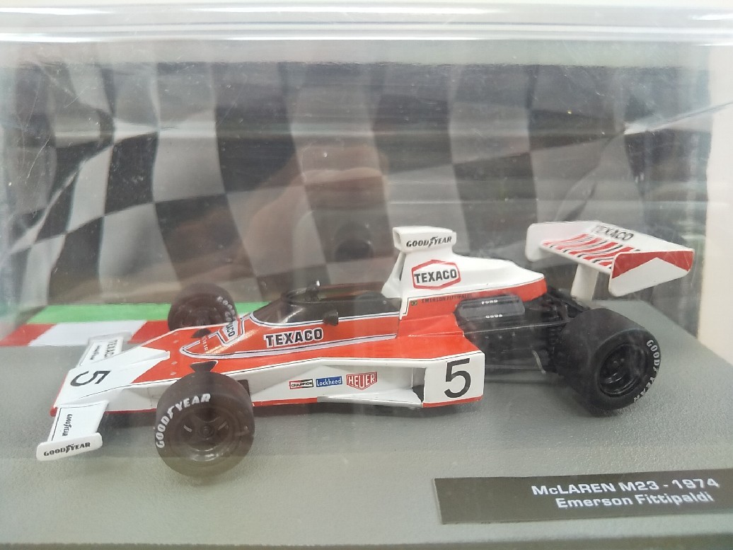 ■ デアゴスティーニ 1:43 McLAREN M23 - 1974 Emerson Fittipaldi マクラーレン エマーソンフィッティパルディ レーシングモデルミニカー_画像1