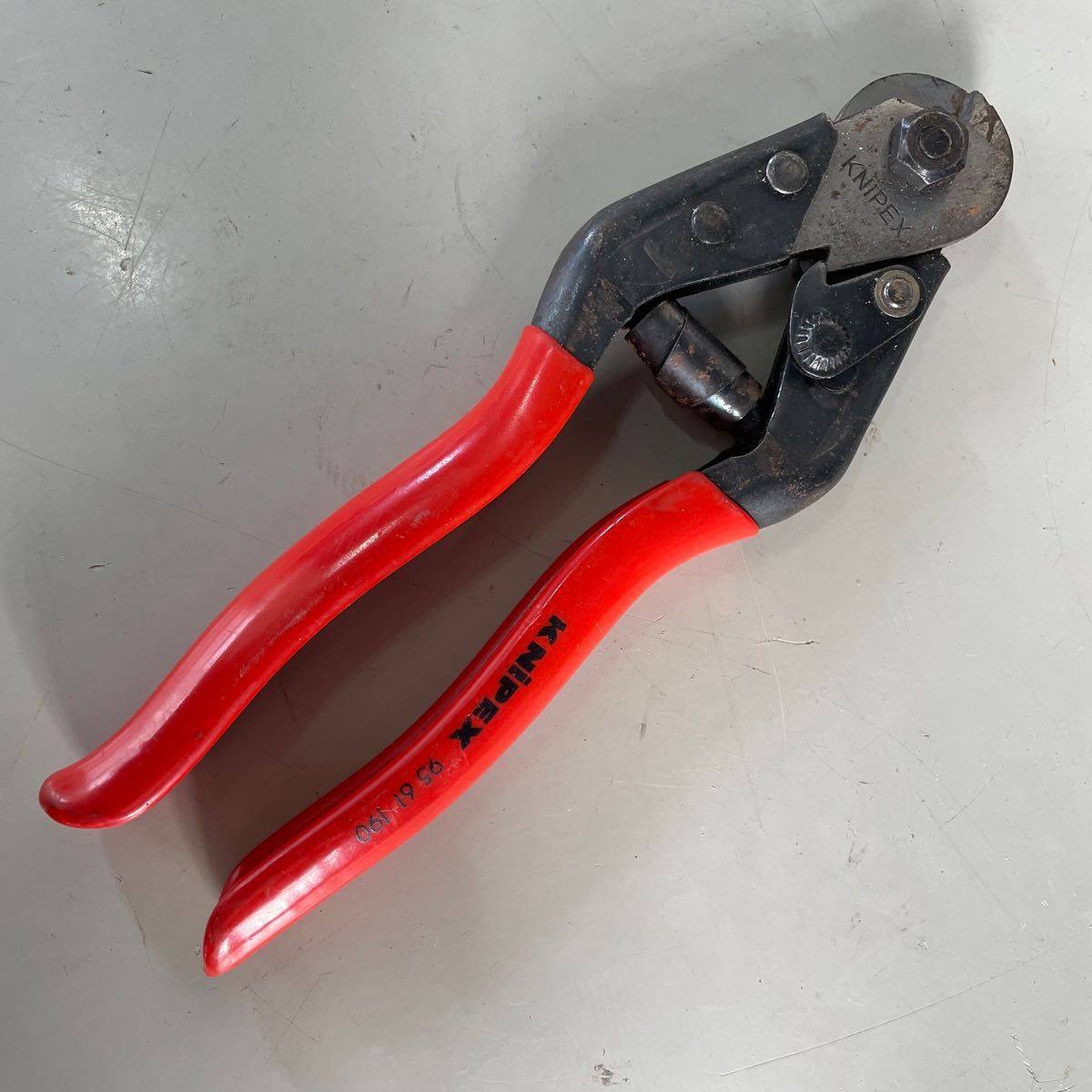 難あり クニペックス KNIPEX 9561-190 ワイヤーロープカッター|PayPay