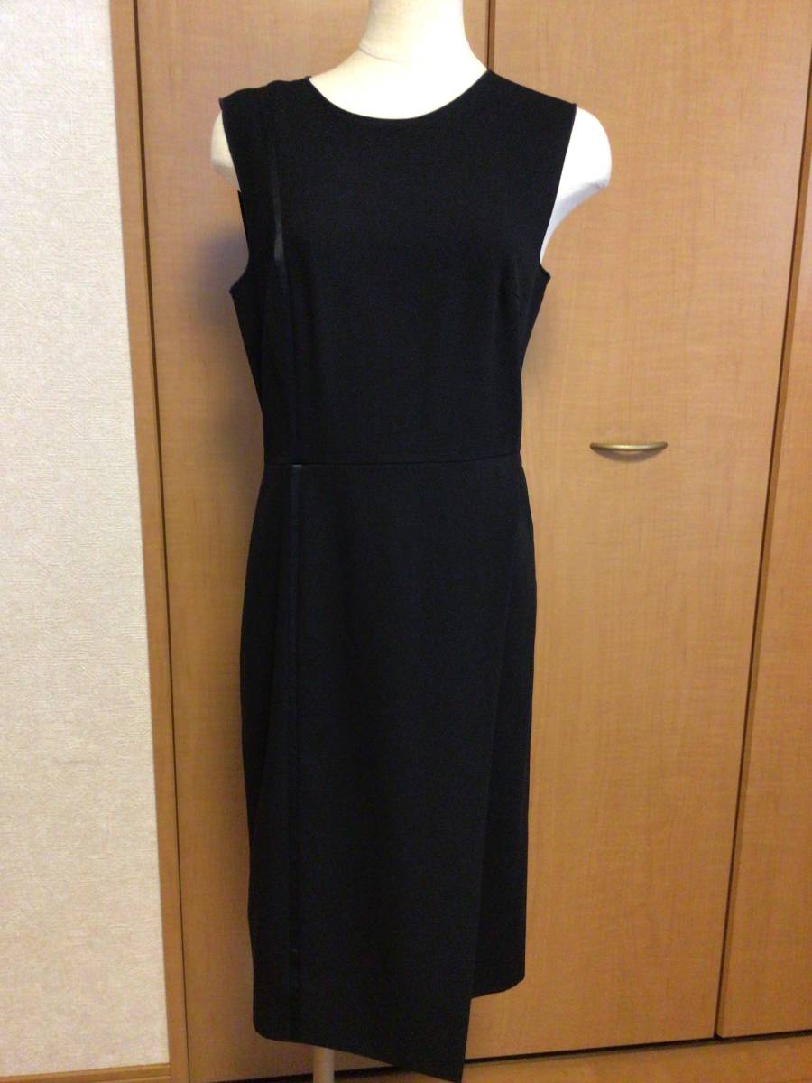  ultimate beautiful goods Ferragamo One-piece 40 black 