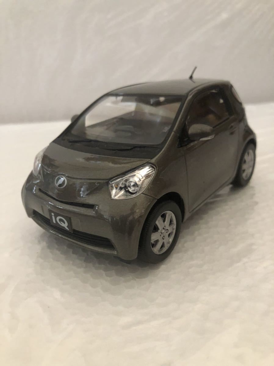 大特価!! アイキュー iQ トヨタ 1/24 非売品 ブロンズ ミニカー カラーサンプル 乗用車 大特価!! アイキュー iQ トヨタ 1/24 非売品 ブロンズ ミニカー カラーサンプル 乗用車