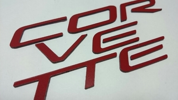 C5 コルベット 赤 レッド 樹脂製 フロント ライセンスプレート レター エンブレム ※本国の純正ライセンスカバーに付きます Z06 Z51_画像1