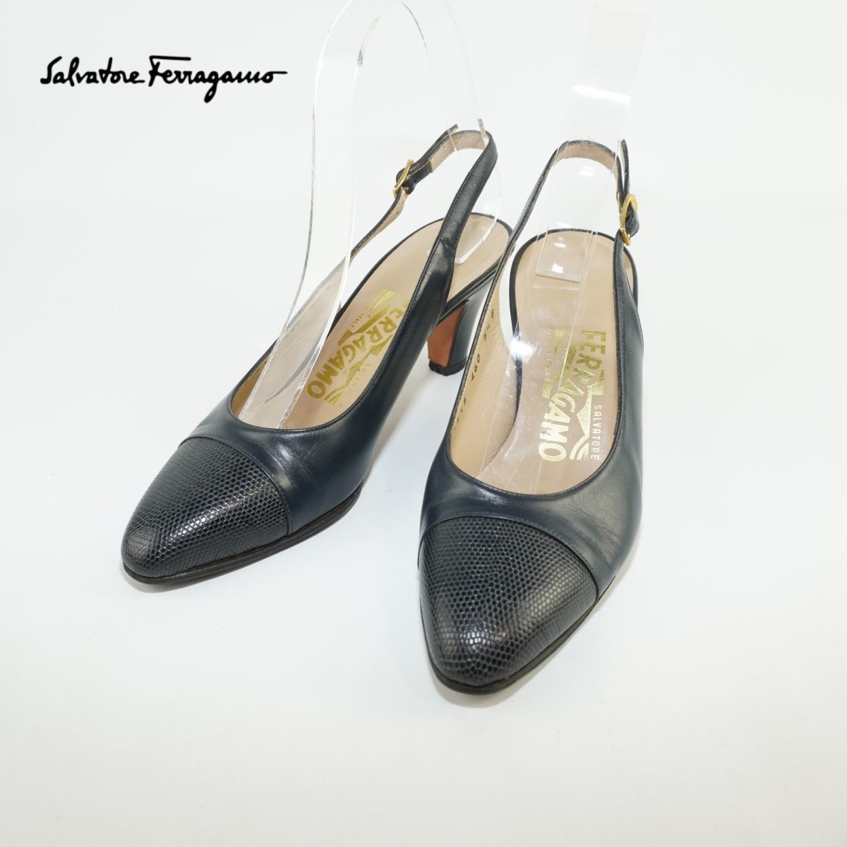 美品 Salvatore Ferragamo サルヴァトーレフェラガモ 5.5 23.0 パンプス ヒール バッグストラップ パイソン 本革 レザー 黒 ブラック/AC265_画像1