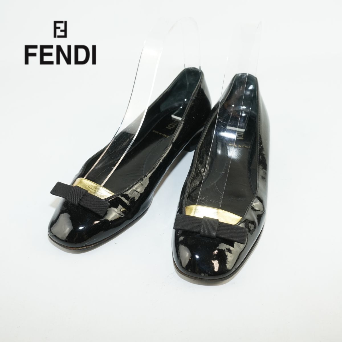 FENDI フェンディ 35 22.0 パンプス ヒール エナメル リボン 黒 ブラック ゴールド/AC267