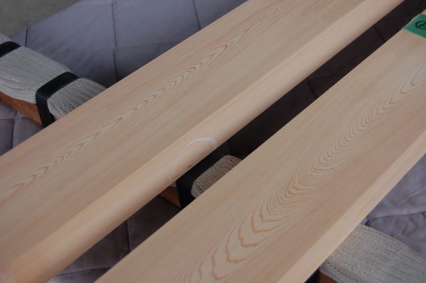 売れ筋新商品 角材 木曽桧　ヒノキ（天然材）2ヶで10600円 材木 新品 木材 檜（ひのき）