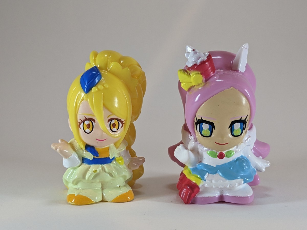 キラキラ☆プリキュアアラモードのキュアパルフェとHUGっとプリキュアのキュアエトワールのセットフィギュアの画像1