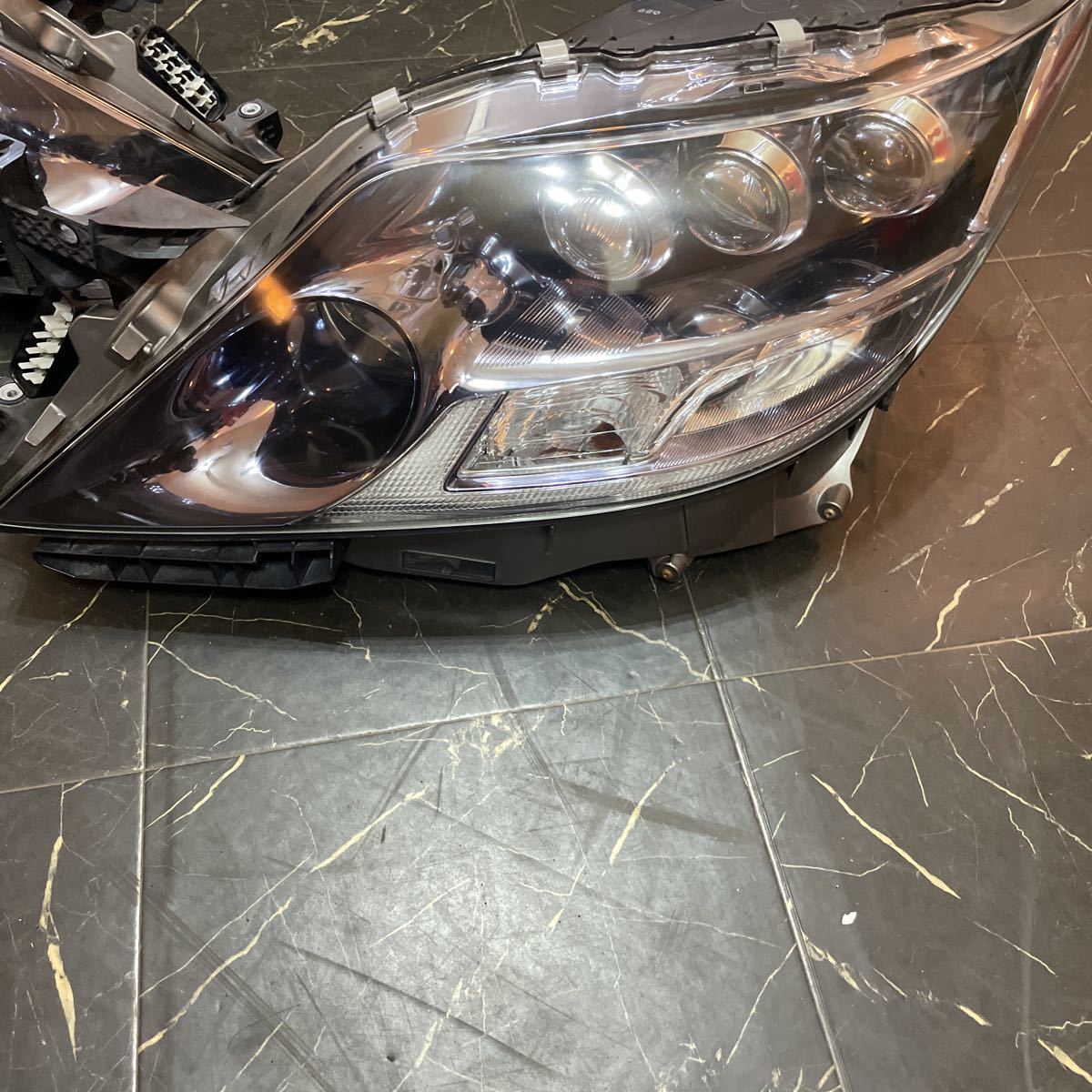レクサス LEXUS ls600hl 左右セット レクサスLS ヘッドライトLED 中期