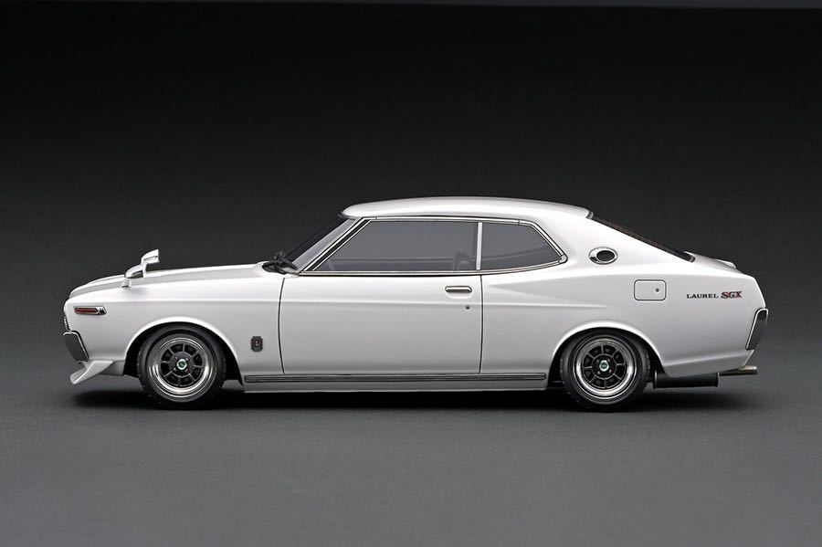 WEB限定 ignition model 1/18 イグニッション IG2403 Nissan Laurel 2000SGX (C130) 後期型 L28改 エンジンなし 日産 ローレル ブタケツ 白_画像5