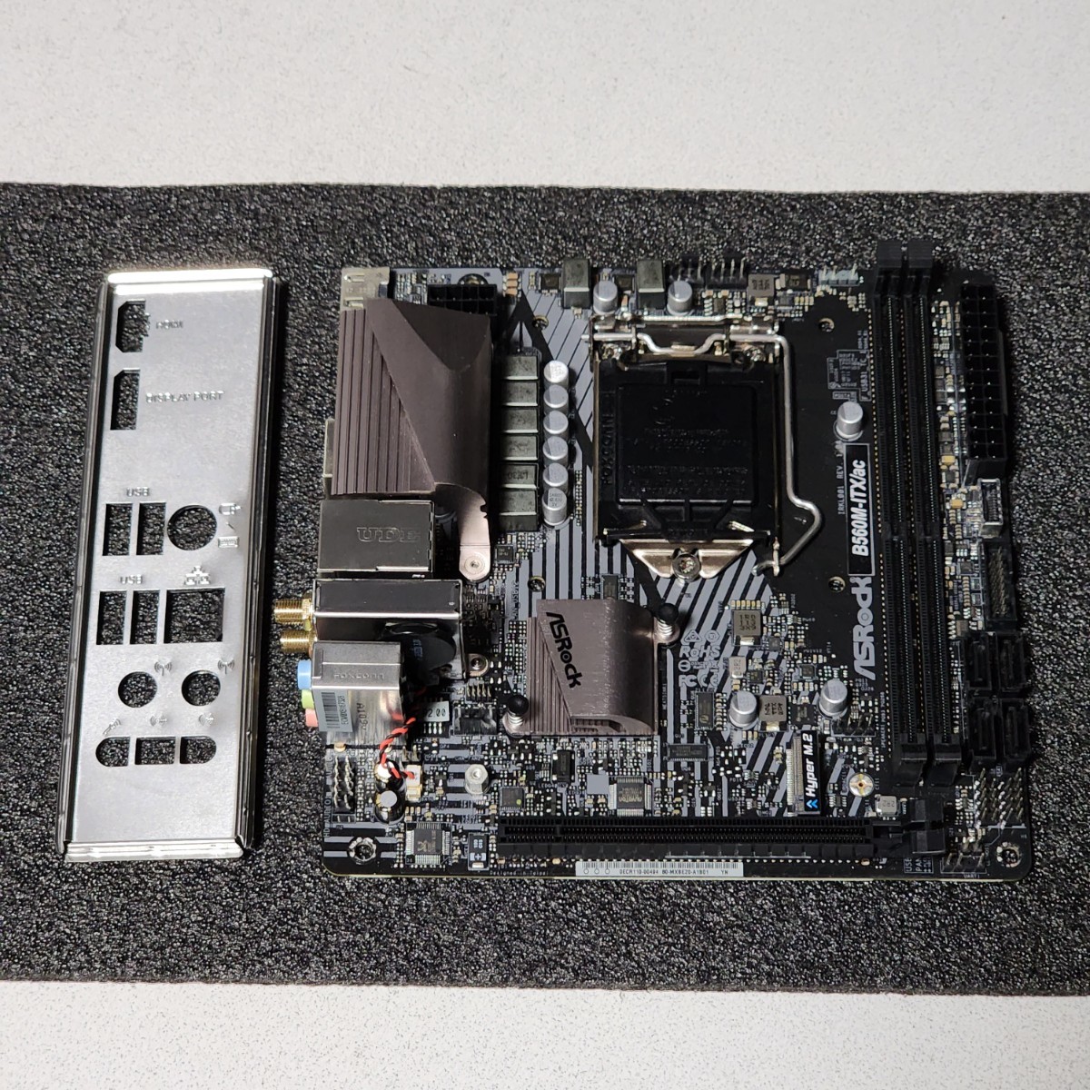 ASRock B560M-ITX/ac IOパネル付属 LGA1200 Mini-ITXマザーボード 第10・11世代CPU対応 最新Bios 動作確認済 PCパーツ