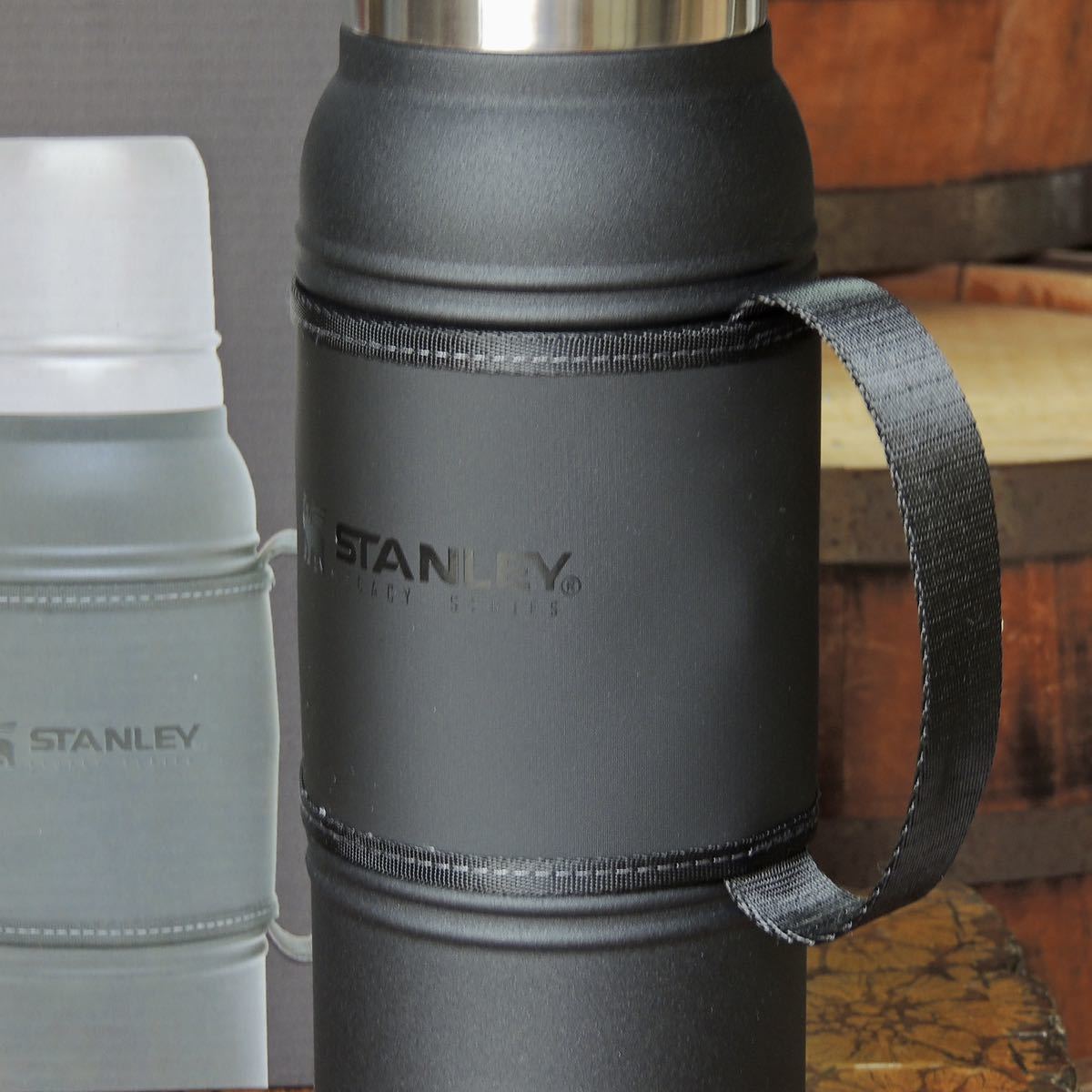 スタンレーSTANLEYレガシー真空ボトル1Lマットブラック 正規品　アウトドア キャンプ 水筒