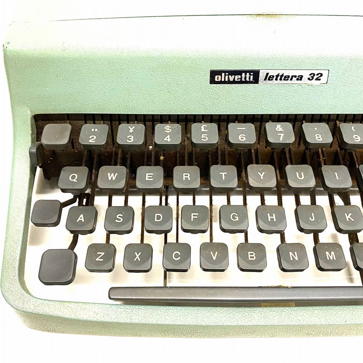 【中古】タイプライター Olivetti Lettera 32 イタリア製の画像2