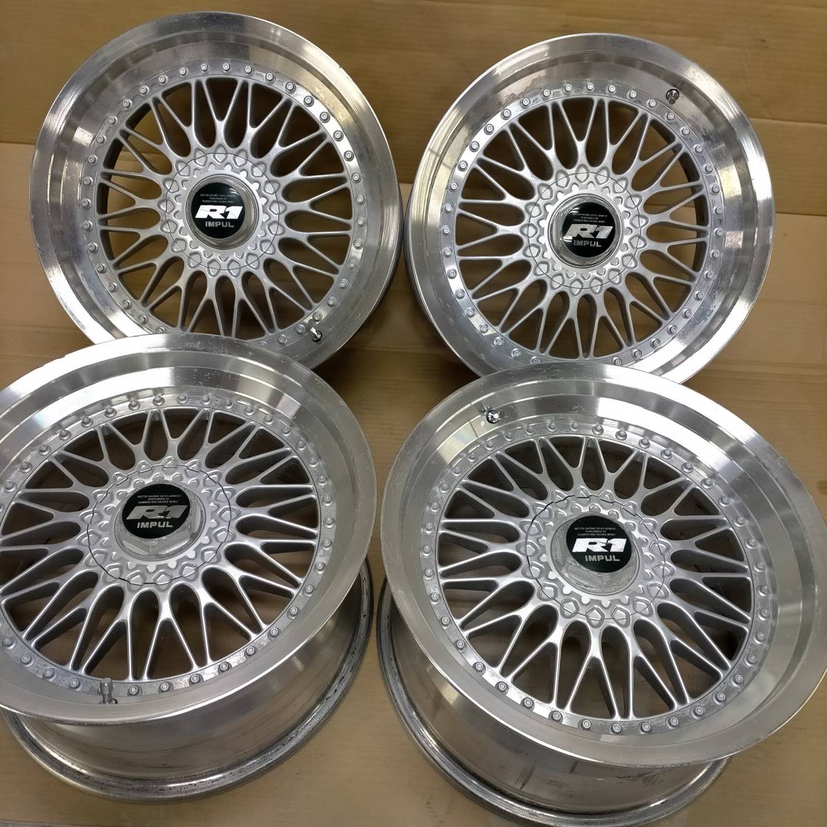 □希少□ インパル R1 17インチ 8J 9J +25 PCD114.3 5穴 IMPUL