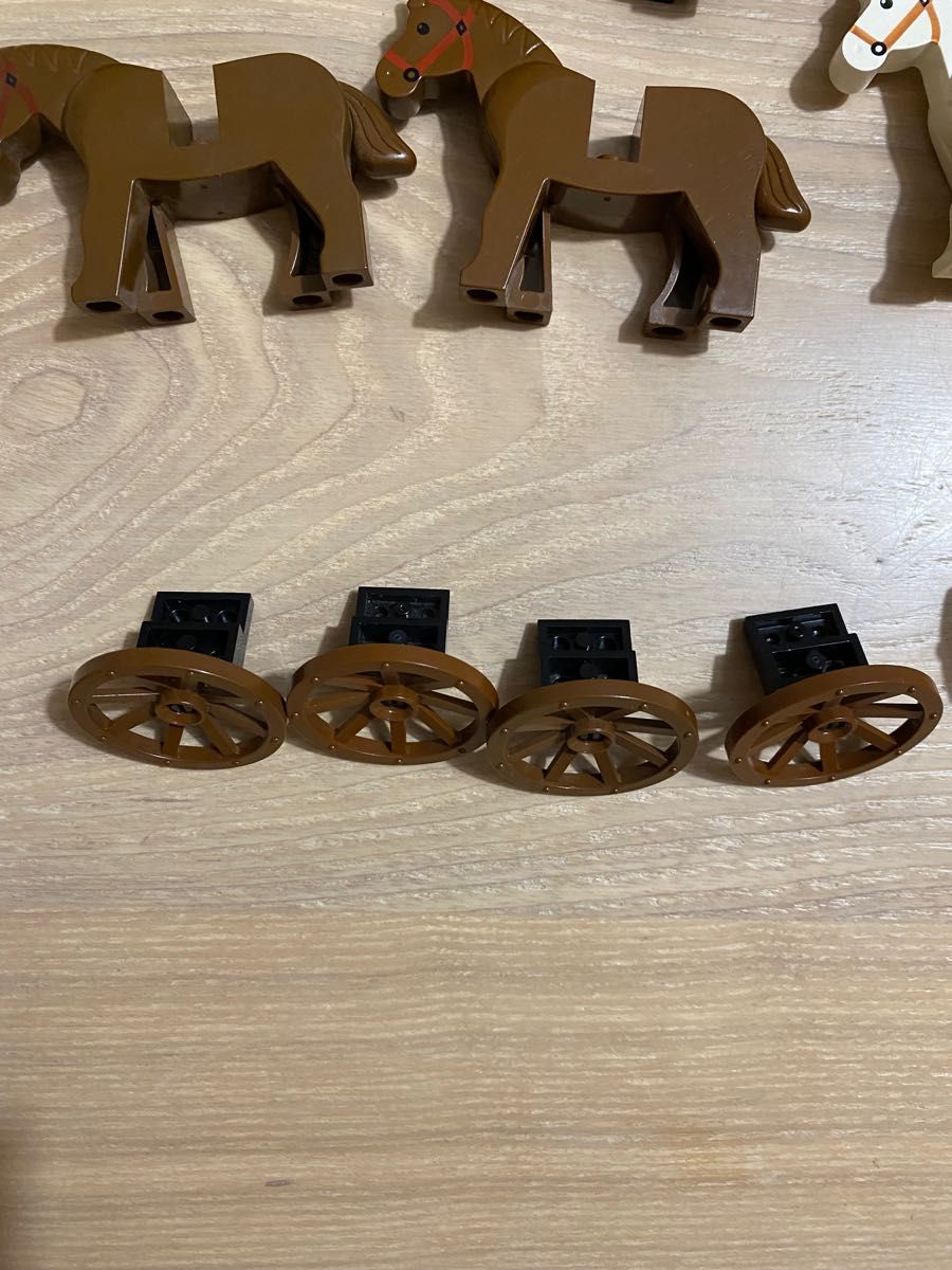 【旧レゴ】LEGO 正規品 馬 白馬 黒馬 茶色馬 馬車 車輪 鞍 セット オールド レゴ