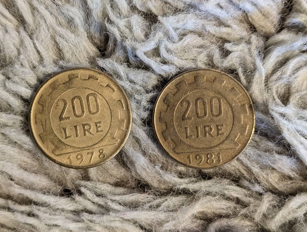 イタリア硬貨200リラ 1978年製、1981年製各一枚の画像2