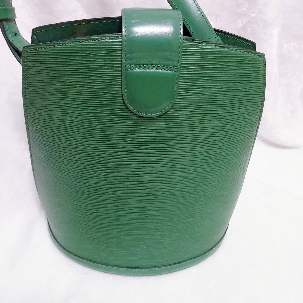 最終値下げ☆美品☆ルイヴィトン LOUIS VUITTONエピクリュニー ショルダーバッグ ボルネオグリーンバケツ型