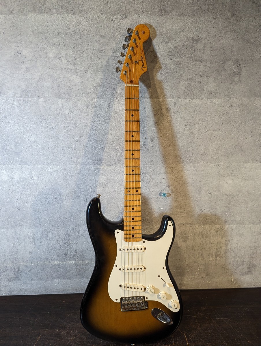 【音出し確認】Fender　USA　Fender　アメリカンヴィンテージ　ストラトキャスター　 エレキギター　本体