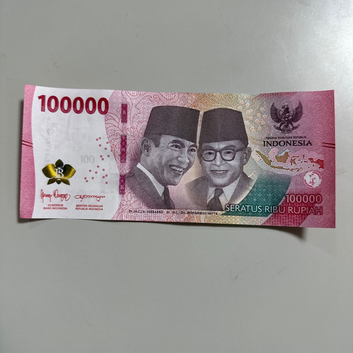 ☆大感謝セール】 新札 ledsmex.com.mx インドネシアルピア 200万