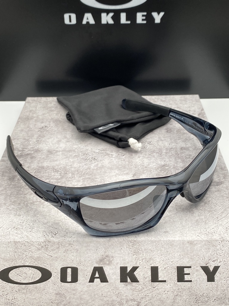 偏光★OAKLEYオークリー PITBULLピットブル アジアンフィット CrystalBlackクリスタルブラック/POLARIZEDミラー USA製サングラス ケース付_画像3