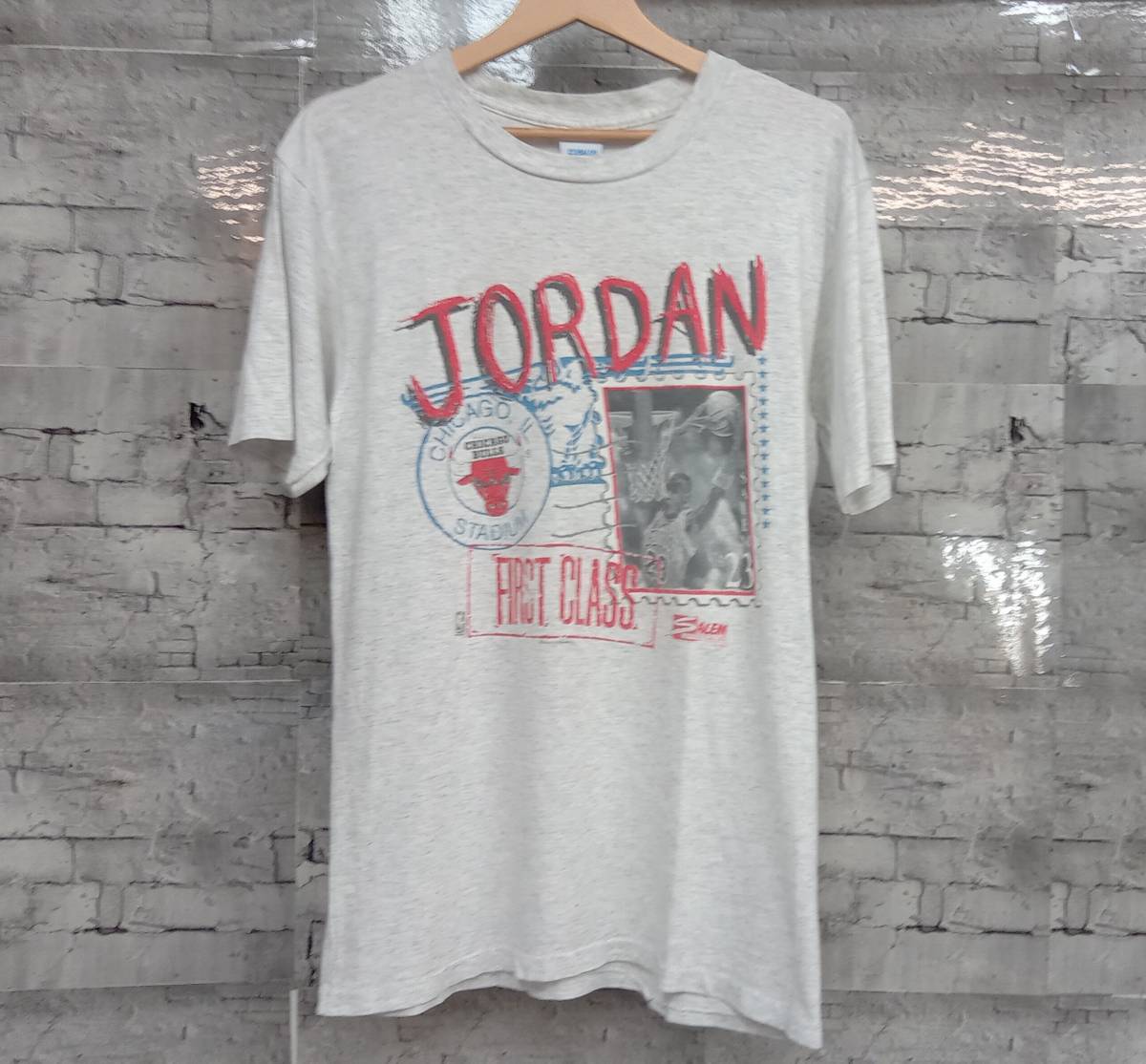 90s SALEM SPORTSWEAR CHICAGO BULLS JORDAN 半袖Tシャツ シカゴ・ブルズ 古着 コットン サイズM 霜降り グレー 店舗受取可_画像1