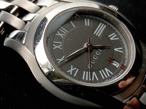 GUCCI 腕時計 5500L 日付 ベルト約15cm グレー文字盤 2023年1月電池交換済 【キズ多数】_画像7