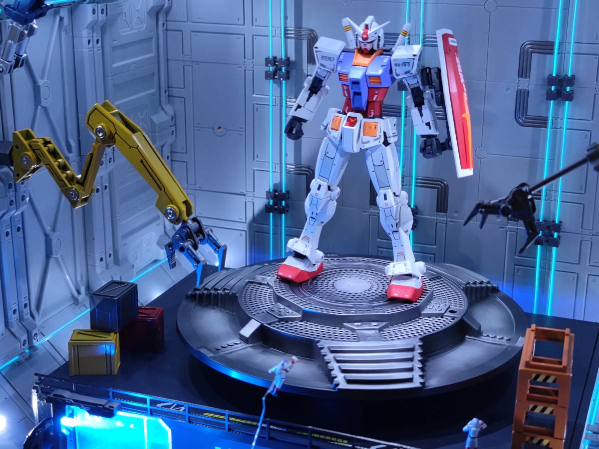 【2024秋冬新作】 オリジナル製作品 格納庫 システムベース ジオラマ ガンダム 完成品