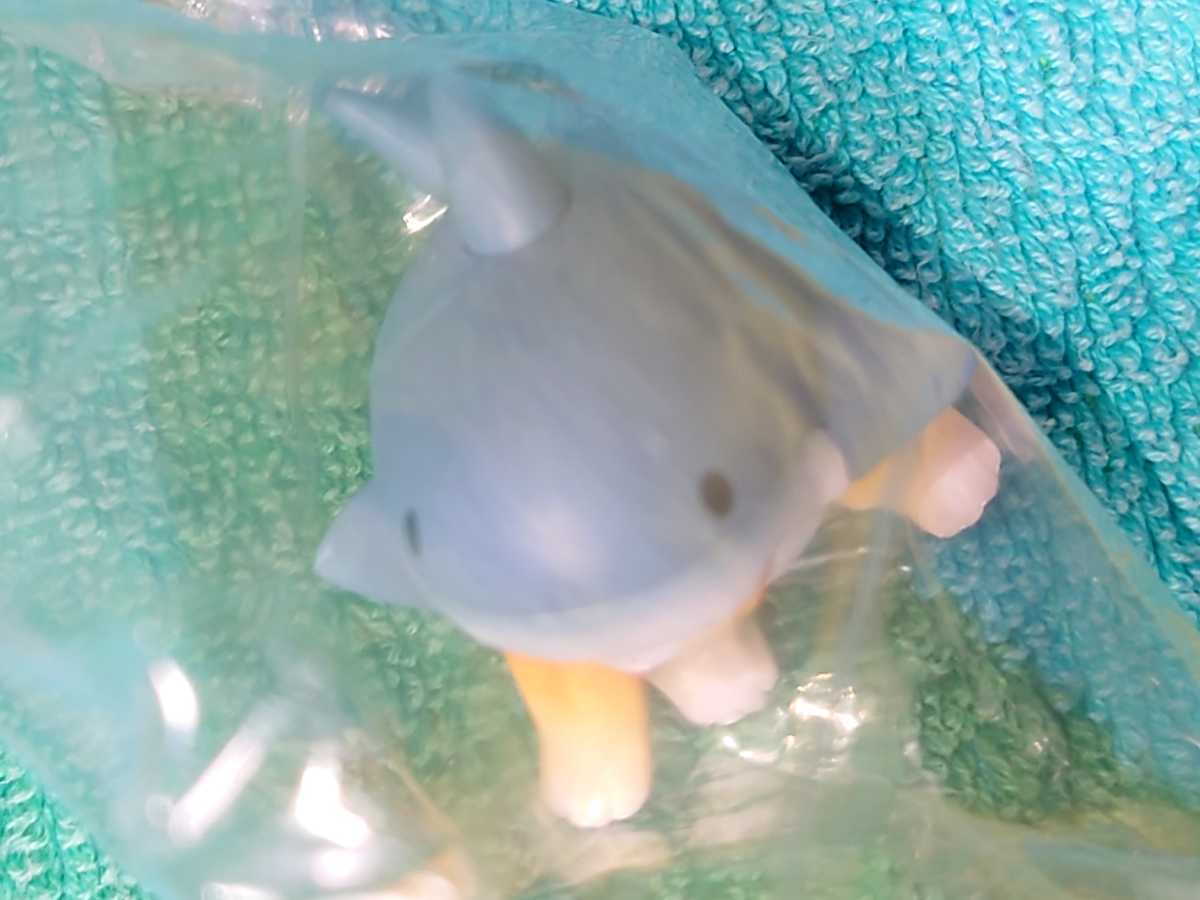 モフサンド サメにゃん マスコットフィギュア サメ ひとつ300円のガチャ 大阪キディランドで購入 2022年10月 可愛らしいしぐさ