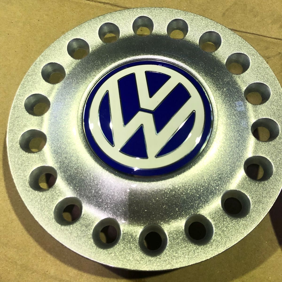 VW ニュービートル（9C）純正品 ホイールセンターキャップ 2個セット 1C0601149DGTT 【新品・未使用】