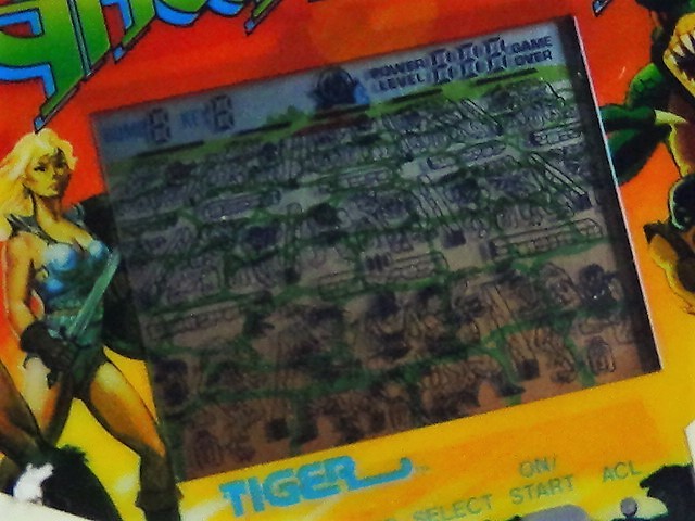 再値下 タイガー ガントレット TIGER GAUNTLET LSI LCDレトロ ゲーム lsi lcd おもちゃ ビンテージ 電子ゲーム_画像3