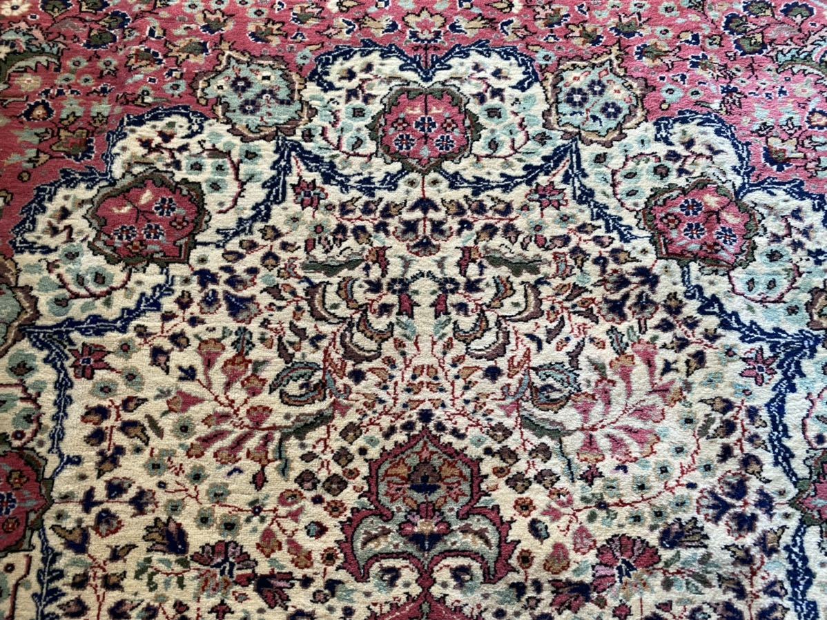 美しいコンヤラディック絨毯！通常のラディックより細かい織りまるでヘレケ宝石の様な手織絨毯！新品未使用品見事な絨毯３月いっぱいの価格_画像4