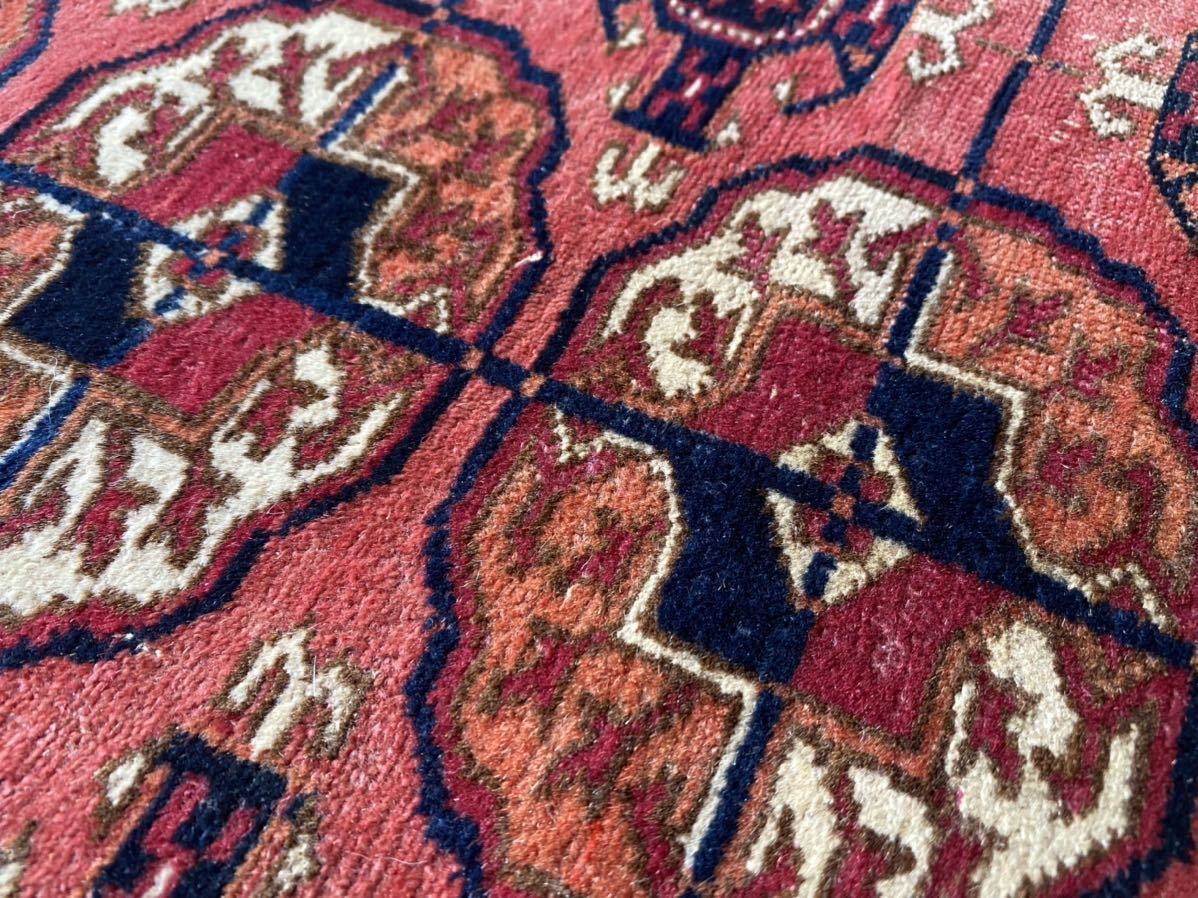 艶々アンティークブハラ絨毯！100年以上の艶々ブハラ絨毯入荷！アンティークや間接照明にぴったりの掘り出し物！大変貴重な絨毯です！_画像7