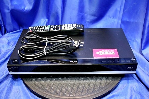 定番の中古商品 SHARP　シャープ HDD1TB内蔵ブルーレイレコーダー ☆AQUOS BD-T1700☆ リモコン・B-CASカード・HDMIケーブル付き　43613Y シャープ