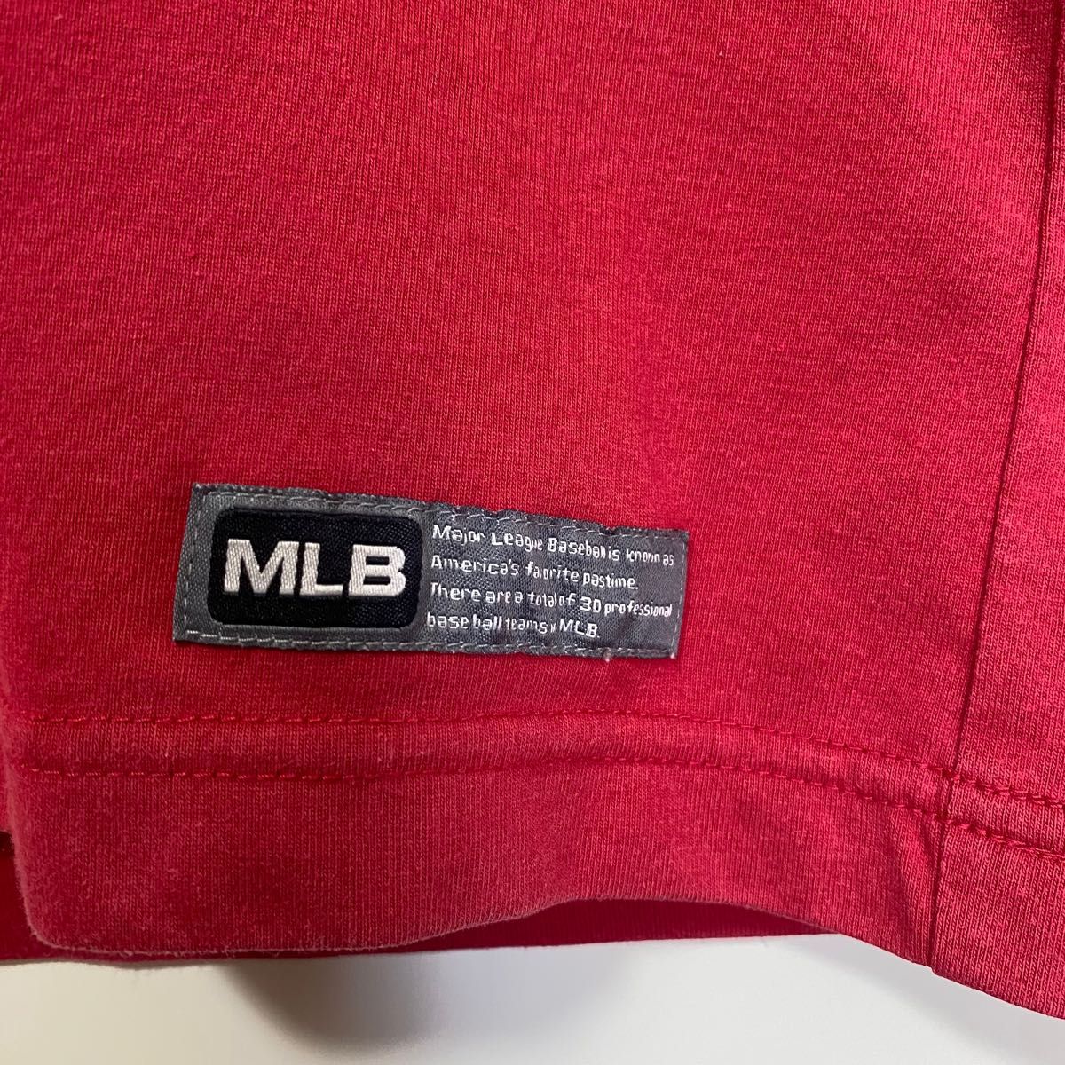 MLB ナショナルリーグ/メジャーリーグベースボール　オフィシャルTシャツ　赤　全チーム　ロゴ　刺繍パッチ　野球　ヌートバー　M