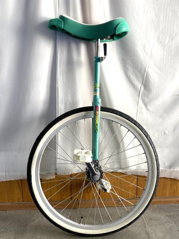 人気急上昇】 ミヤタ フラミンゴ 一輪車 24インチ 中古品 ad-naturam.fr